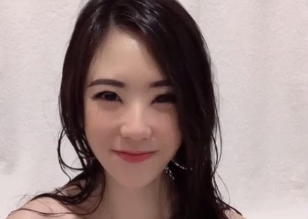 Bảo vệ: Ai muốn nứng thì vào đây với em :))