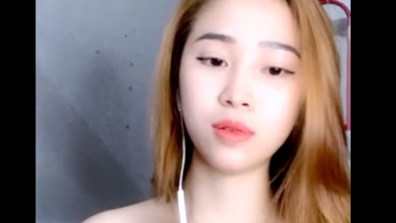 Mọi người vào xem em trò chuyện nhé