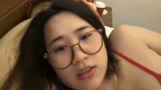 Bảo vệ: Full clip em Krixi quần quại trên giường