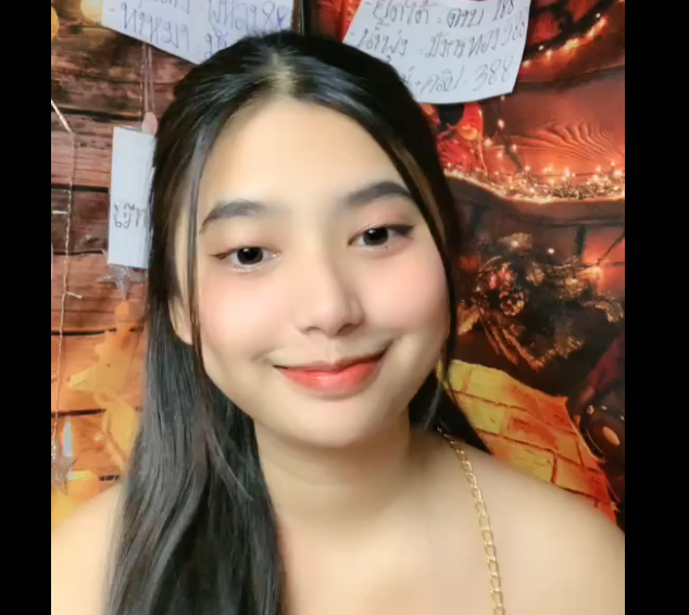 Bảo vệ: Em gái Thái Chuppy thẩm so cute