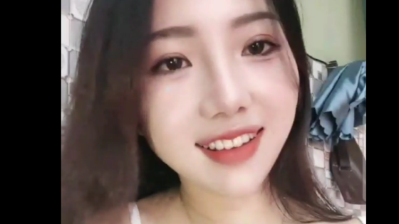 Váy em trắng có làm anh lo lắng?