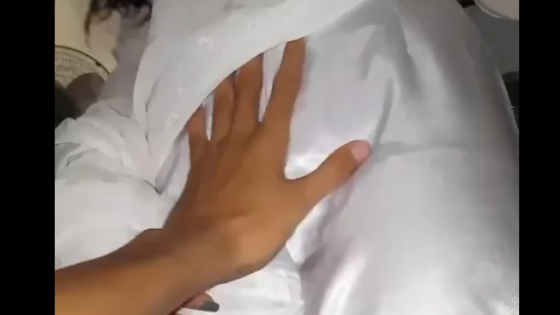 Dẫn nữ sinh áo dài vào nhà nghỉ