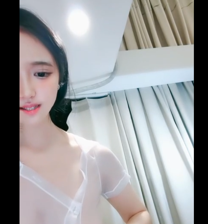 Đứng thẩm cũng oke đấy