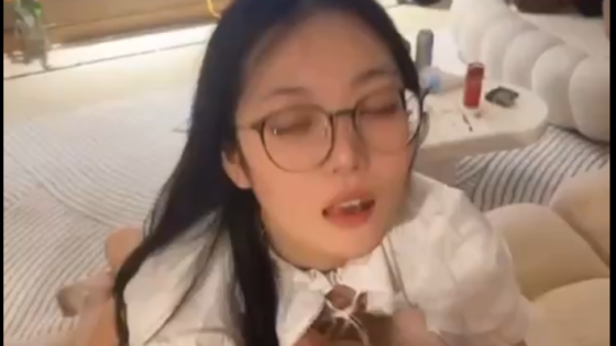 Bảo vệ: Trông mặt em phê chưa