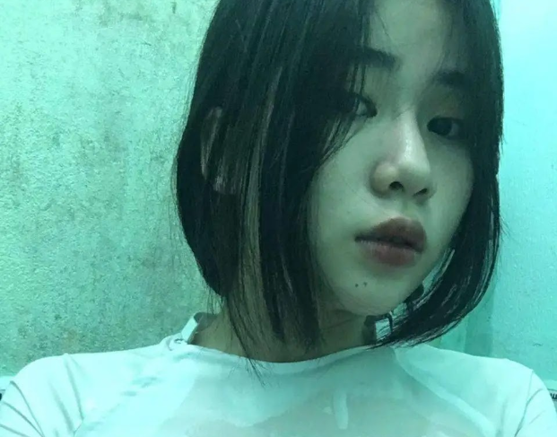 Em học sinh áo dài show hàng