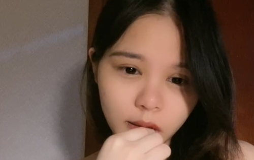 Bảo vệ: Hình như idol vừa khóc??