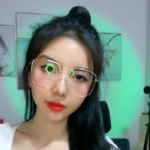 Bảo vệ: Gu má hồng cười xinh thì vào đi anh em :))