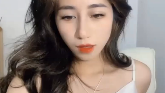 Bảo vệ: Em Lisa Việt và những lần thẩm du trên stripchat