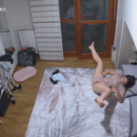 Bảo vệ: Lộ camera quay cô gái thủ dâm