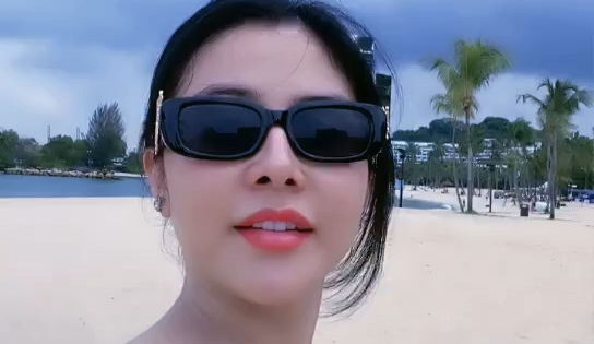 Bảo vệ: Hà My ăn Tết 05/05 tại bờ biển