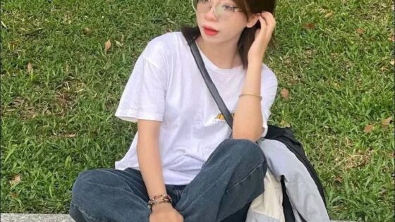 Bảo vệ: Tiếp móa xinh ghê nè.