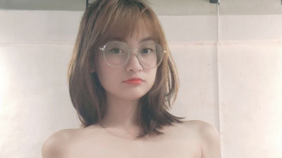 Đeo kính vừa dâm vừa nguy hiểm nè :))