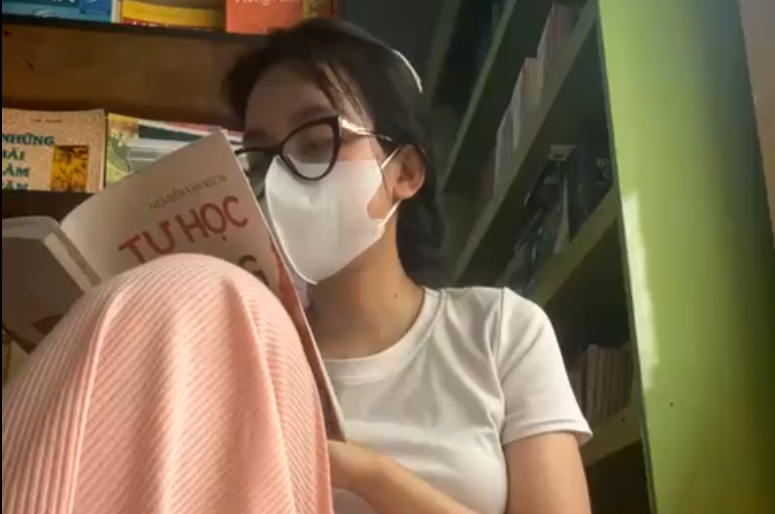 Bảo vệ: Vào thư viện tranh thủ thẩm tí cho có không khí