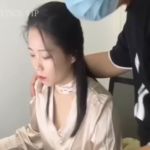 Đang làm việc chăm chỉ thì ông sếp ra bóp vếu rồi đòi bú