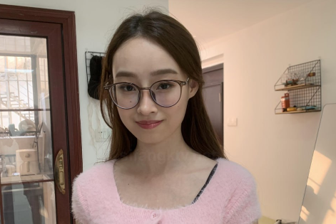 Bảo vệ: Làm thợ chụp ảnh kể cũng nhàn, chụp xong là húp luôn em mẫu ảnh