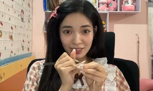 Bảo vệ: Lên 4 clip em Bảo My cho anh em thẩm tối thứ 6 =)) Bảo vệ: Lên 4 clip em Bảo My cho anh em thẩm tối thứ 6 =))