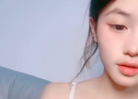 Bảo vệ: Em ấy bên Trung các bác ạ – Hồng hào quá