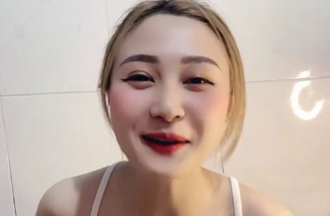 Tắm cũng đẹp nữa vậy trời!