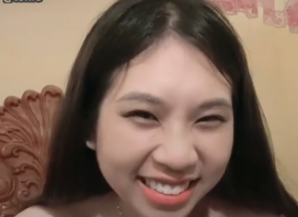 Bảo vệ: Nụ cười tỏa nắng của em làm say đắm các anh nè