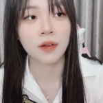 Bảo vệ: Em là Minh Ha có chiếc bím màu hồng xinh xinh nè