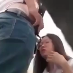 Rồi rồi tới công chuyện rồi – Học sinh loay hoay trong nhà vệ sinh thế này đây