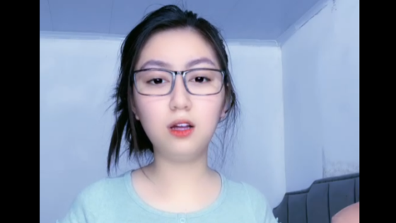 Bảo vệ: Cùng xem ngocbabi nhảy nhót sậpMMLive nhé