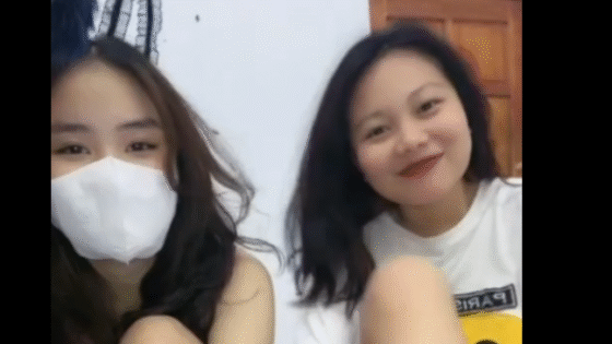 Chén 2 công chúa mặt nạ